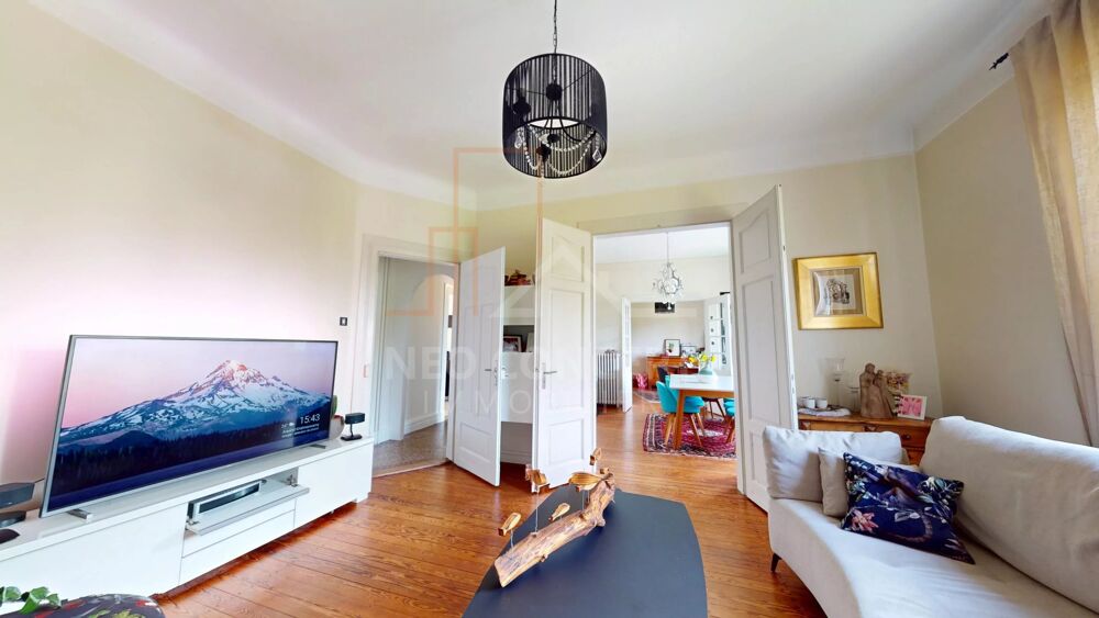 Rare à la vente ! Maison de maître avec piscine au coeur de Hague