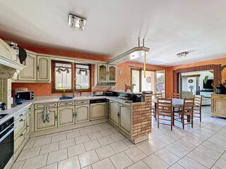  Maison  vendre 9 pices 260 m