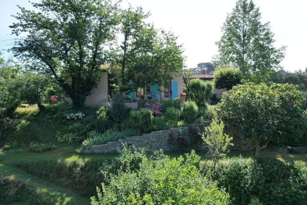 Jolie maison située à Carces, à 10 minutes de Cotignac, au coeur