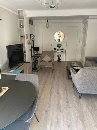  Appartement à louer 2 pièces 55 m²