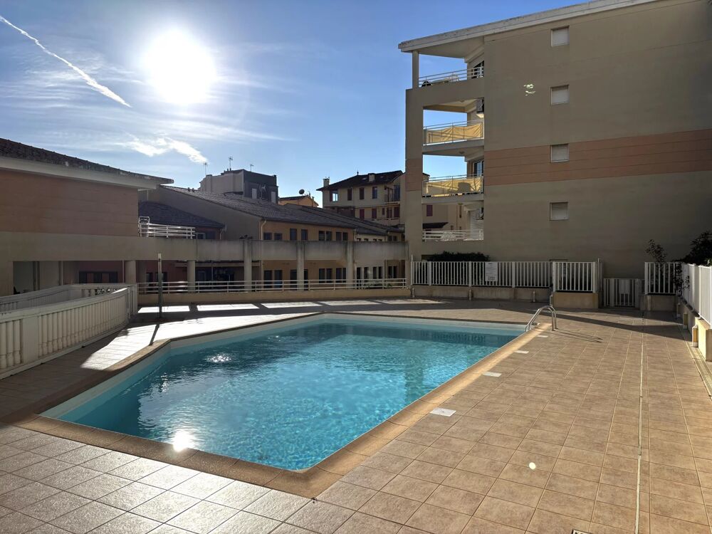 Vente Appartement RDJ 2P avec terrasse et parking + piscine Golfe-juan