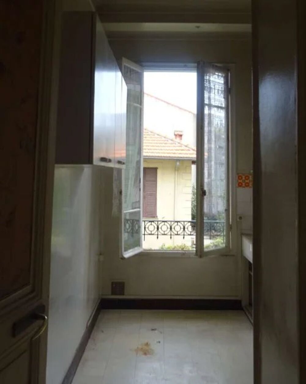 Location Appartement Quatre pièces de 89m² dans une résidence avec terrasse de 11m² e Nice