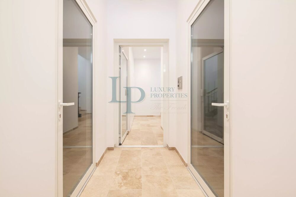 Vente Hôtel particulier IDÉAL INVESTISSEUR – IMMEUBLE MEUBLÉ À FORT RENDEMENT AU CŒUR DE Sainte-maxime