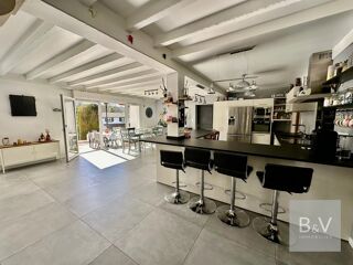  Maison � vendre 8 pi�ces 325 m�