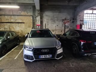 Parking / Garage à louer 1 pièce 10 m²