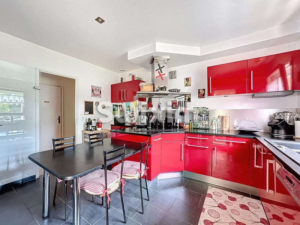 � vendre  Maison Cessy (01170)