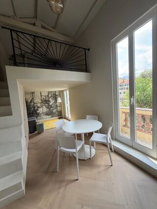  Appartement à louer 2 pièces 33 m²