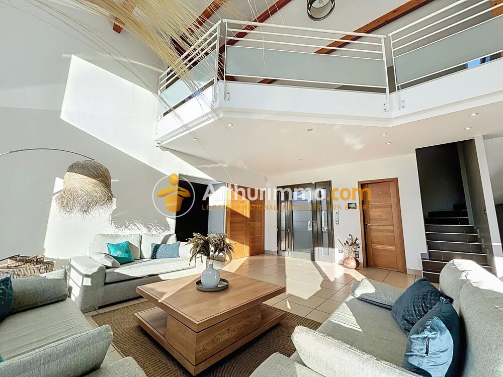 Magnifique villa contemporaine avec vue dégagée