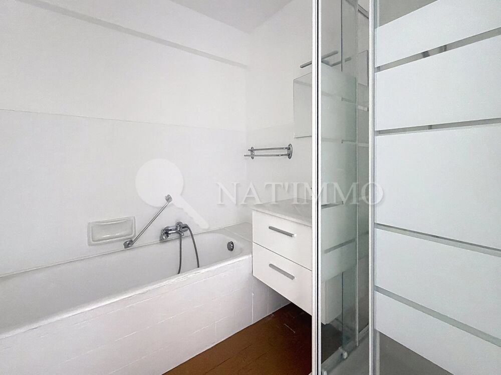 Vente Appartement BANANE – 2 P EN ÉTAGE ÉLEVÉ AVEC TERRASSE DE 13 M² Cannes