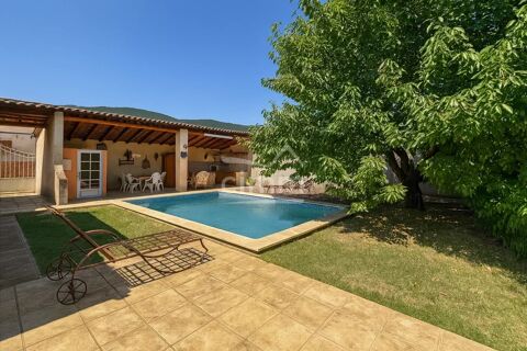   Maison individuelle T6 avec jardin, garage et piscine Maison - 6 pice(s) - 117 m
