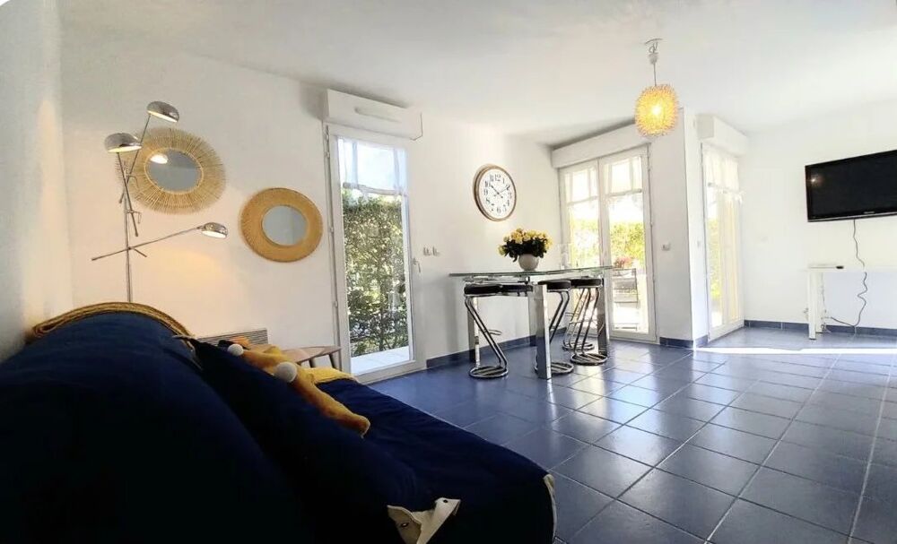 Location Appartement Studio de 24m² avec terrasse et parking Antibes