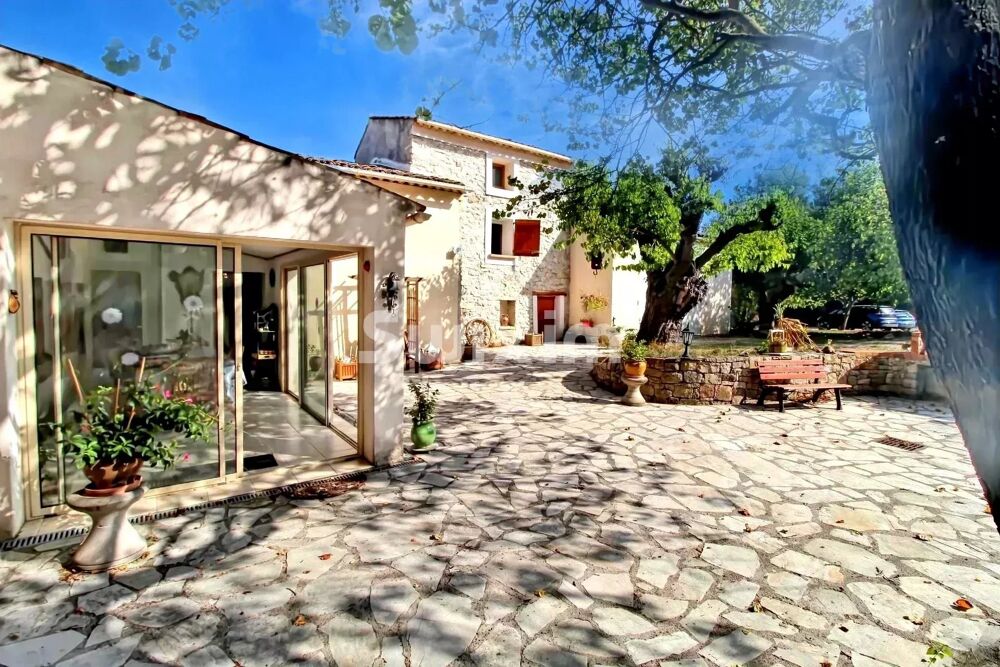 Vente Maison Propriété avec 2 maisons sur un grand terrain et piscine Draguignan