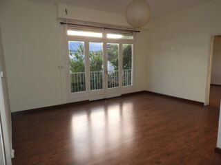  Appartement à louer 4 pièces 100 m²