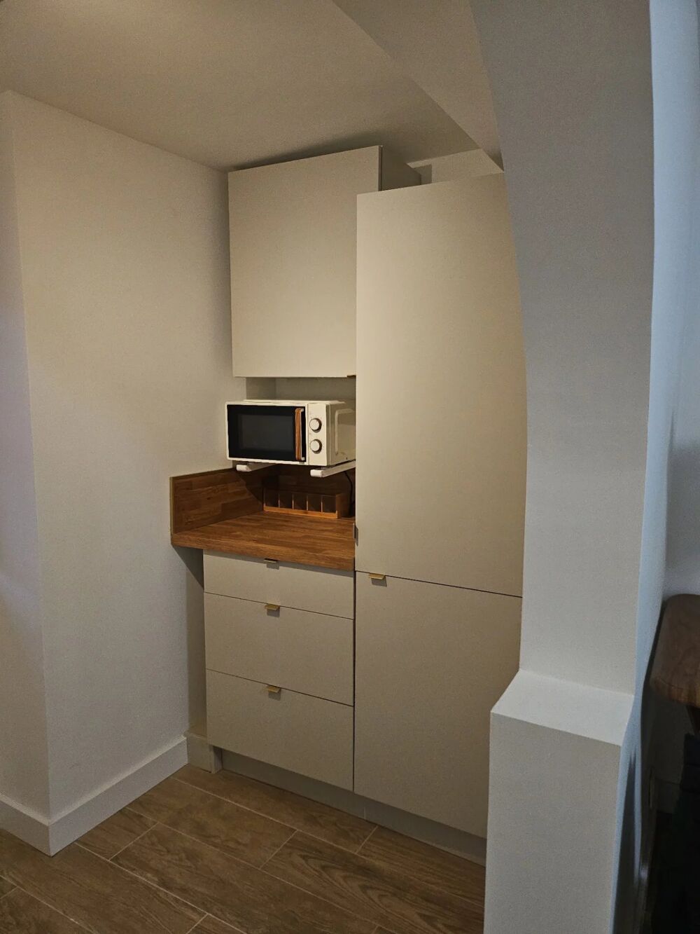 Trois pièces avec cave et terrasse de 10m²