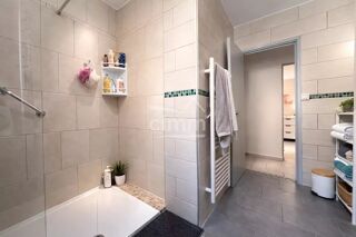  Appartement à louer 5 pièces 81 m²