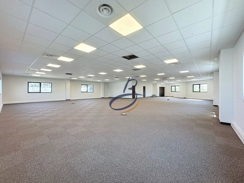   À LOUER – BUREAUX MODERNES DE 130 m² à Bourgoin-Jallieu Bourgoin-jallieu