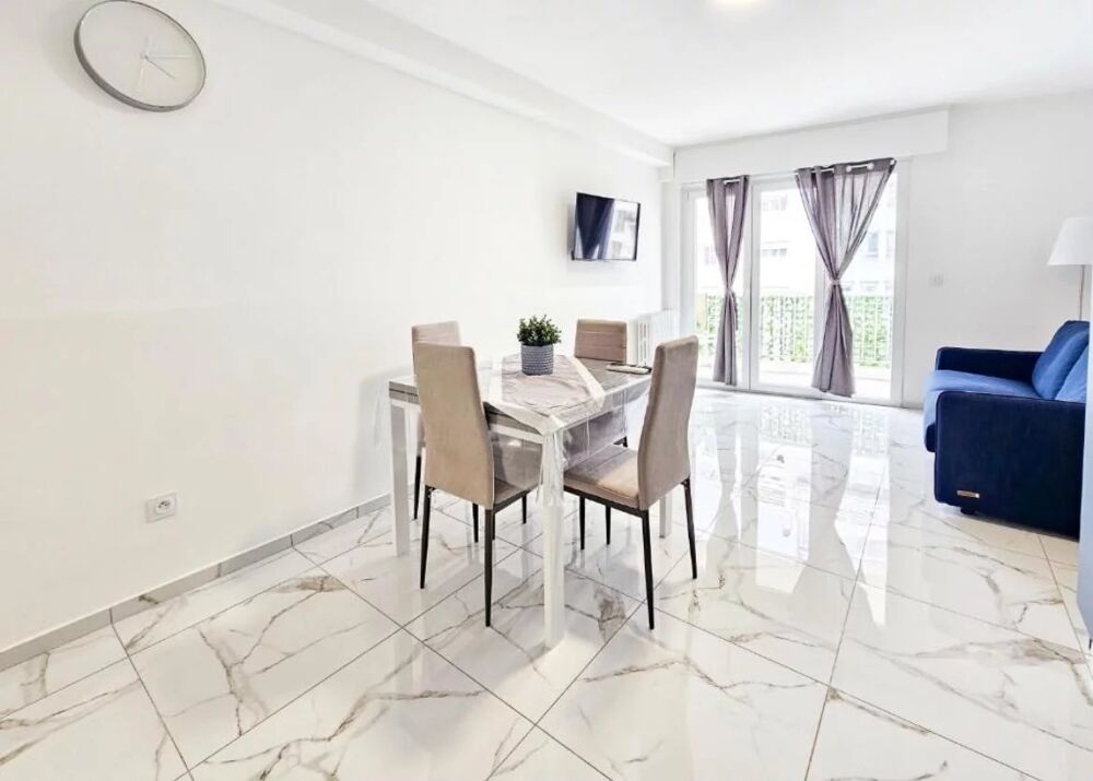 Location Appartement Magnifique 4 pièces avec deux salles d'eau situé à deux pas de l Nice