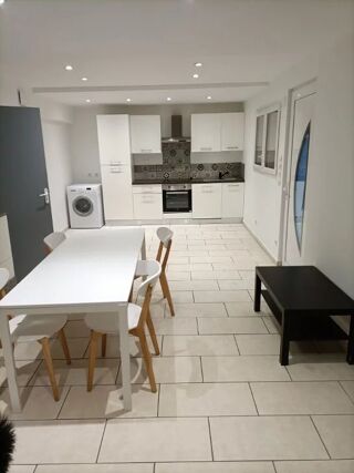  Appartement à louer 4 pièces 75 m²