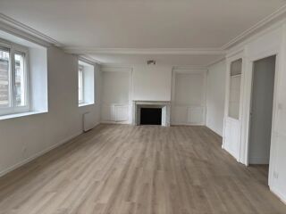  Appartement à louer 4 pièces 126 m²