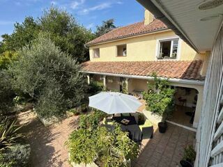  Villa à vendre 15 + pièces 384 m²