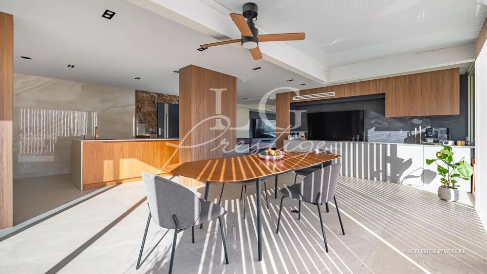 Toit terrasse, plein sud, proches plages et commerces