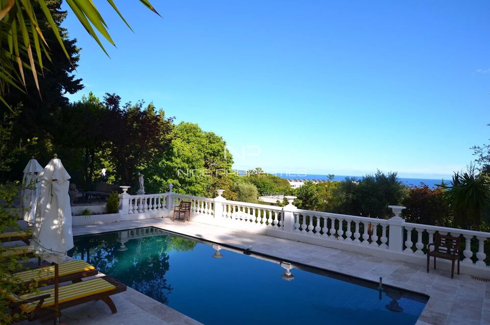Propriété d'exception de 1O pièces avec piscine et vue mer à Nic
