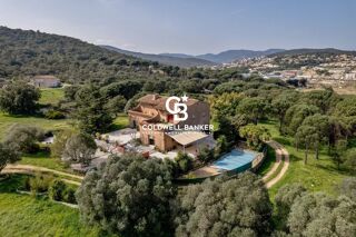  Maison � vendre 15 + pi�ces 270 m�