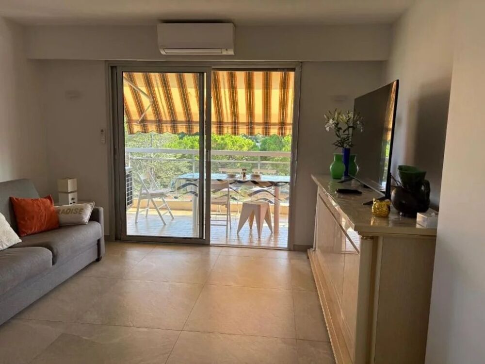 Location Appartement Deux pièces de 46m² avec terrasse et garage fermé Antibes