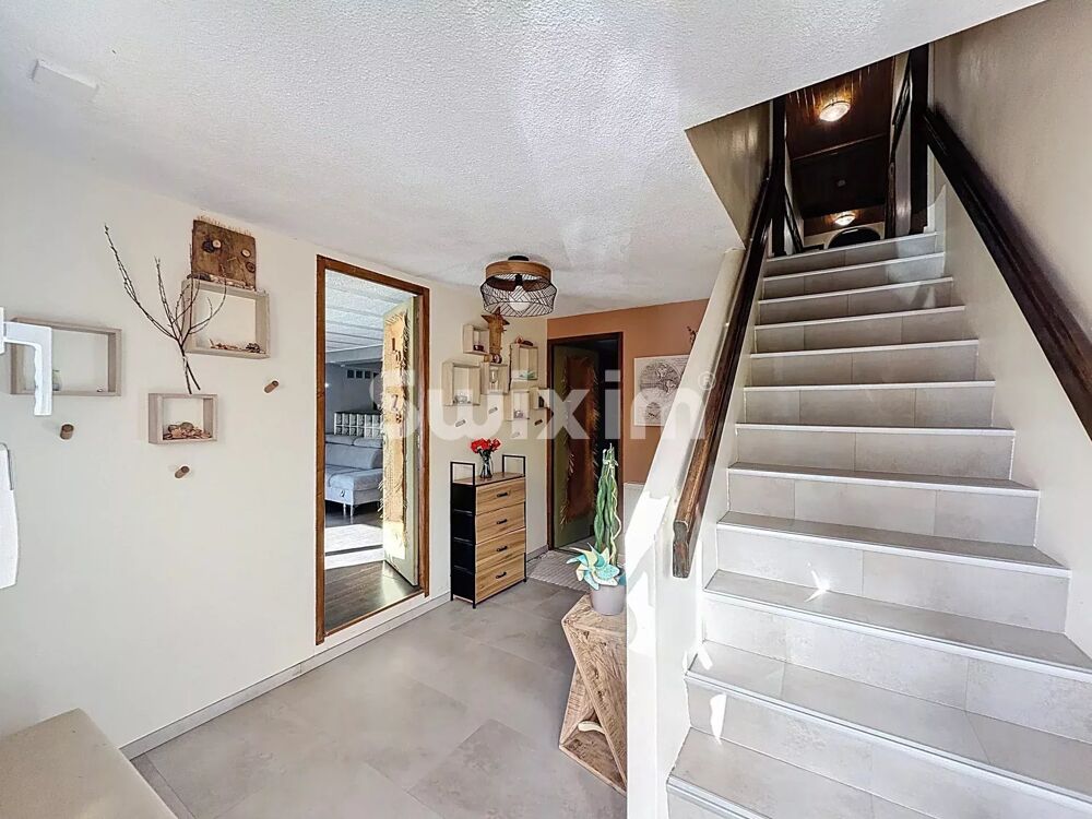 � vendre  Maison P�ron (01630)