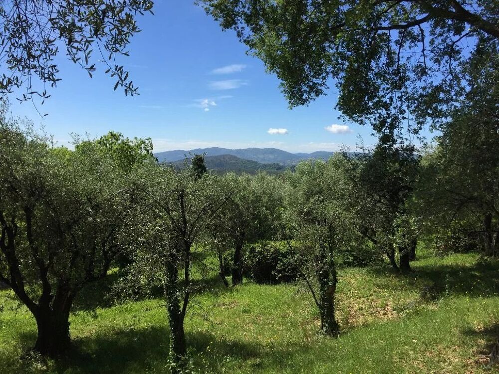 Villa indépendante dans domaine de 250 m² avec terrasse, jardi