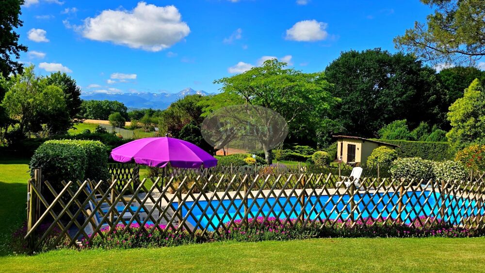 Villa, piscine et tennis