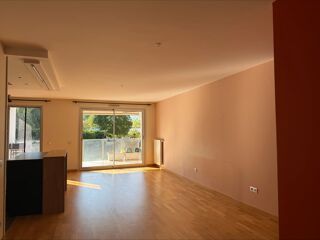  Appartement à louer 5 pièces 111 m²