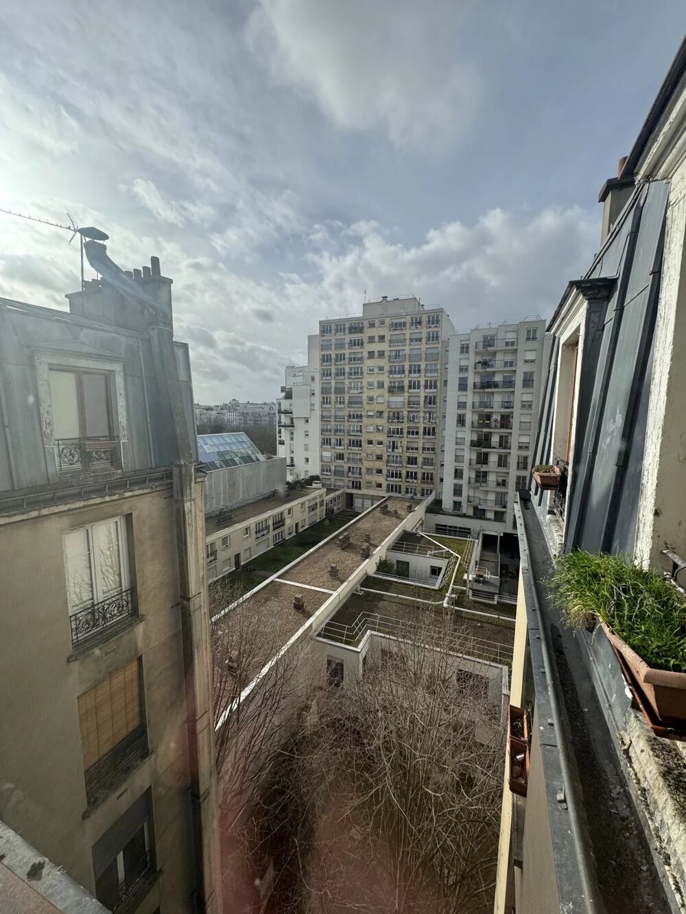 Vente Appartement 2 pièces au calme, dernier étage avec ascenseur Paris 20
