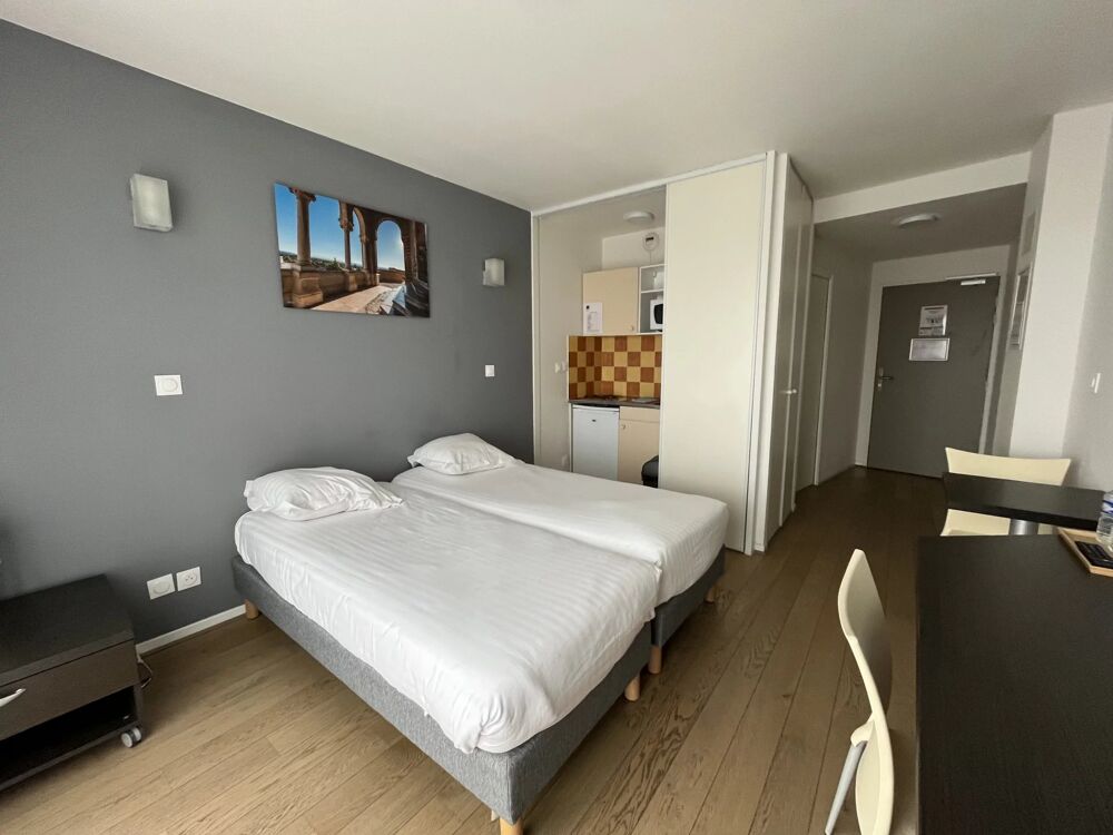 VALENCE - STUDIO LMNP