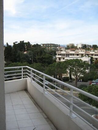  Appartement à louer 2 pièces 45 m²
