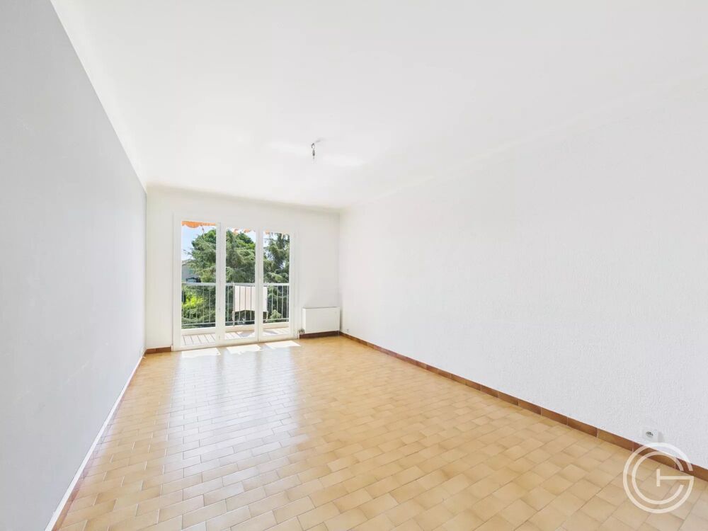 Location Appartement 4 PIECES AVEC PARKING - 29 AV DES TUILLIERES - CAGNES SUR MER Cagnes-sur-mer