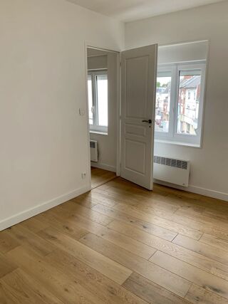  Appartement à louer 2 pièces 33 m²