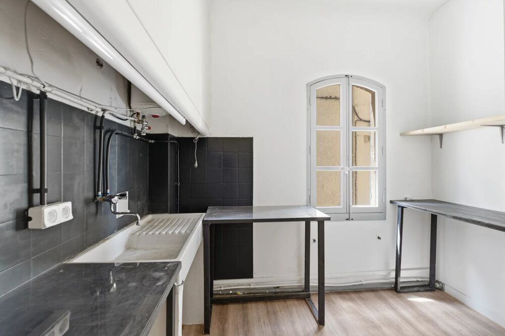 Vente Appartement Studio rénové Centre ancien - Place du Forum Arles