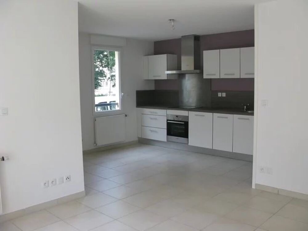 RARE à Sassenage  T2 en rez-de-jardin avec terrasse et extérieu