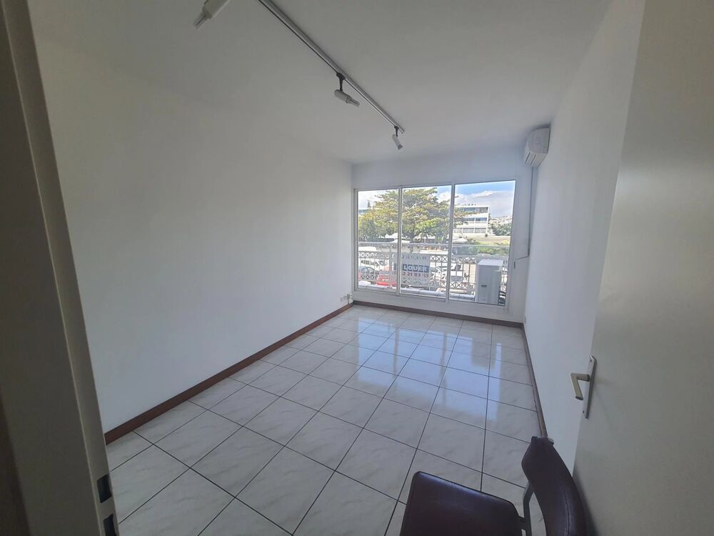   BUREAUX - 7 pièces- 110m² 