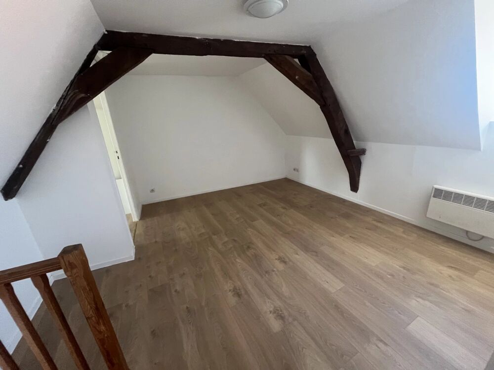 Location Appartement Appartement rénové 1 chambre + bureau Aire-sur-la-lys
