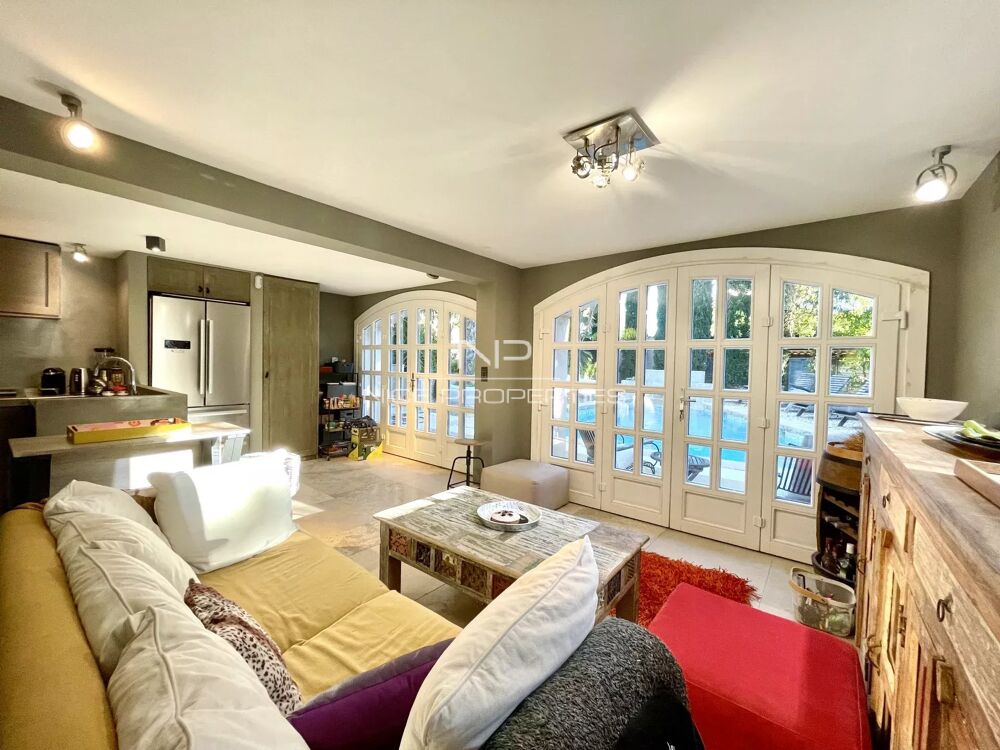 Vente Maison Sainte-Maxime, villa à 100 mètres d'une petite plage Sainte-maxime