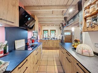  Maison  vendre 8 pices 325 m