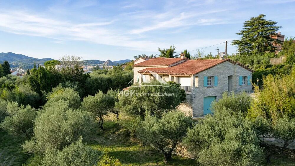 Vue panoramique exceptionnelle  Maison de 165 m² sur 3 300 m² d