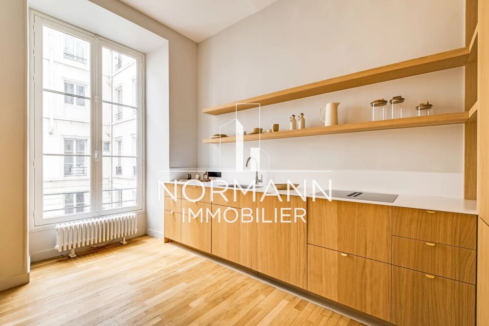 Vente Appartement PARIS 9 - THEATRE MOGADOR / PLACE D'ESTIENNE D'ORVES - 4 PIECES Paris 9