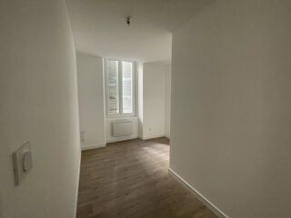  Appartement à louer 2 pièces 32 m²