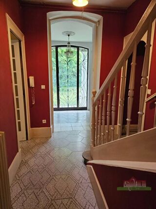  Maison  vendre 8 pices 305 m