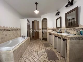  Maison � vendre 10 pi�ces 328 m�