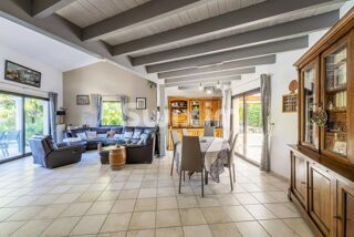  Maison à vendre 9 pièces 239 m²