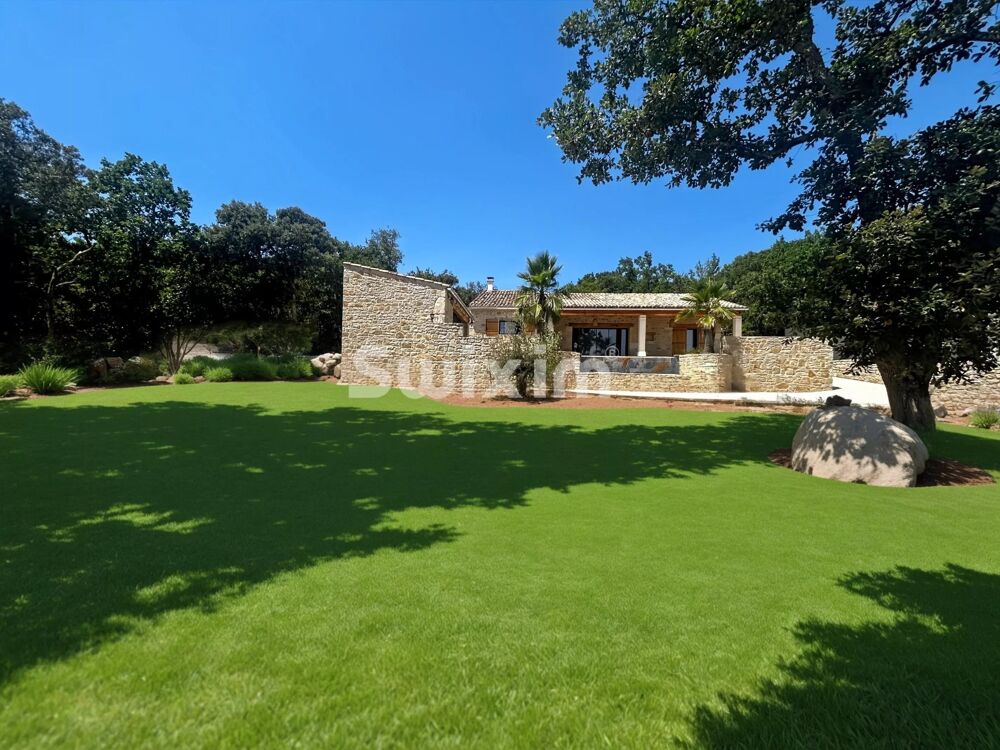Villa en pierre au coeur de la nature